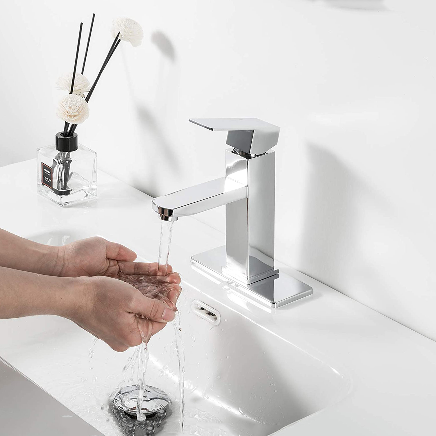 Rubinetto da bagno quadrato cromato con montaggio su appoggio semplice a foro singolo Rubinetto per lavabo in acciaio inossidabile 304