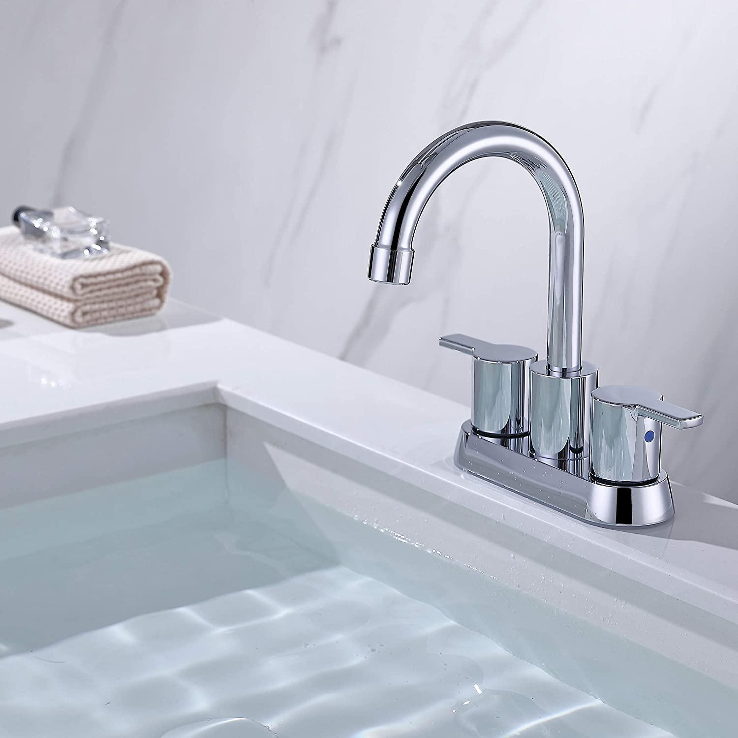 Rubinetto per lavabo da bagno diffuso Aquacubic con doppia maniglia in superficie cromata da 8 '