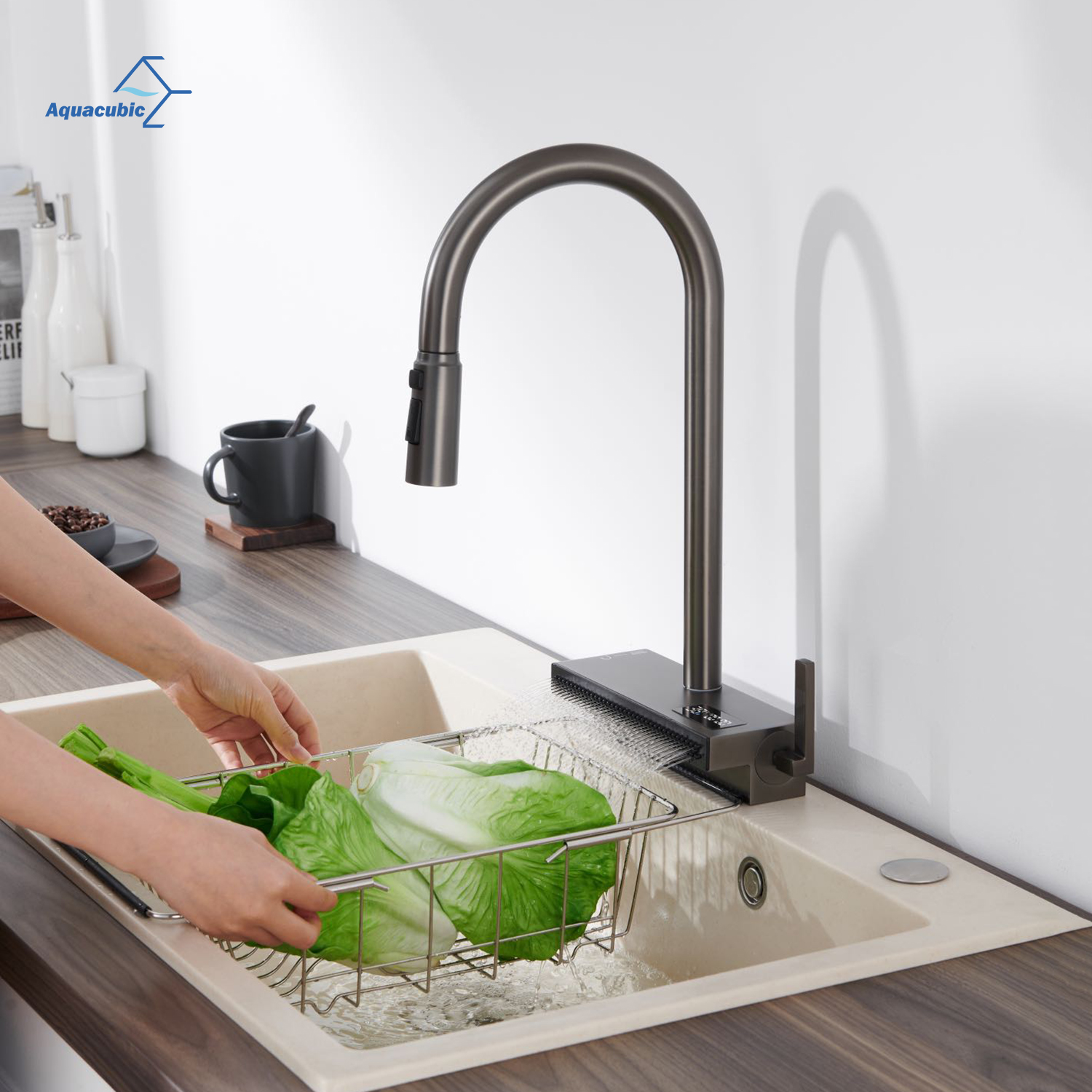 Rubinetto da cucina a cascata con display intelligente per vendita calda su ordinazione in fabbrica. Rubinetto da cucina a cascata con doppia funzione