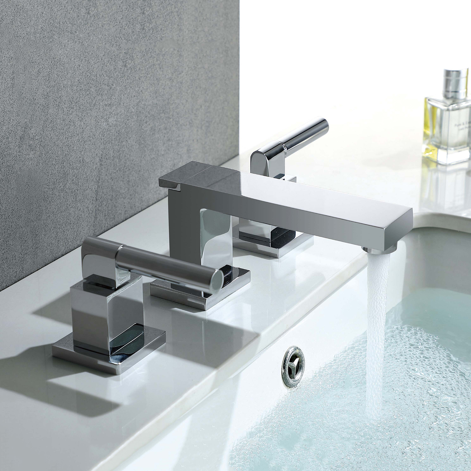 Rubinetto per lavabo da bagno cromato diffuso in ottone senza piombo a 3 fori contemporaneo Aquacubic