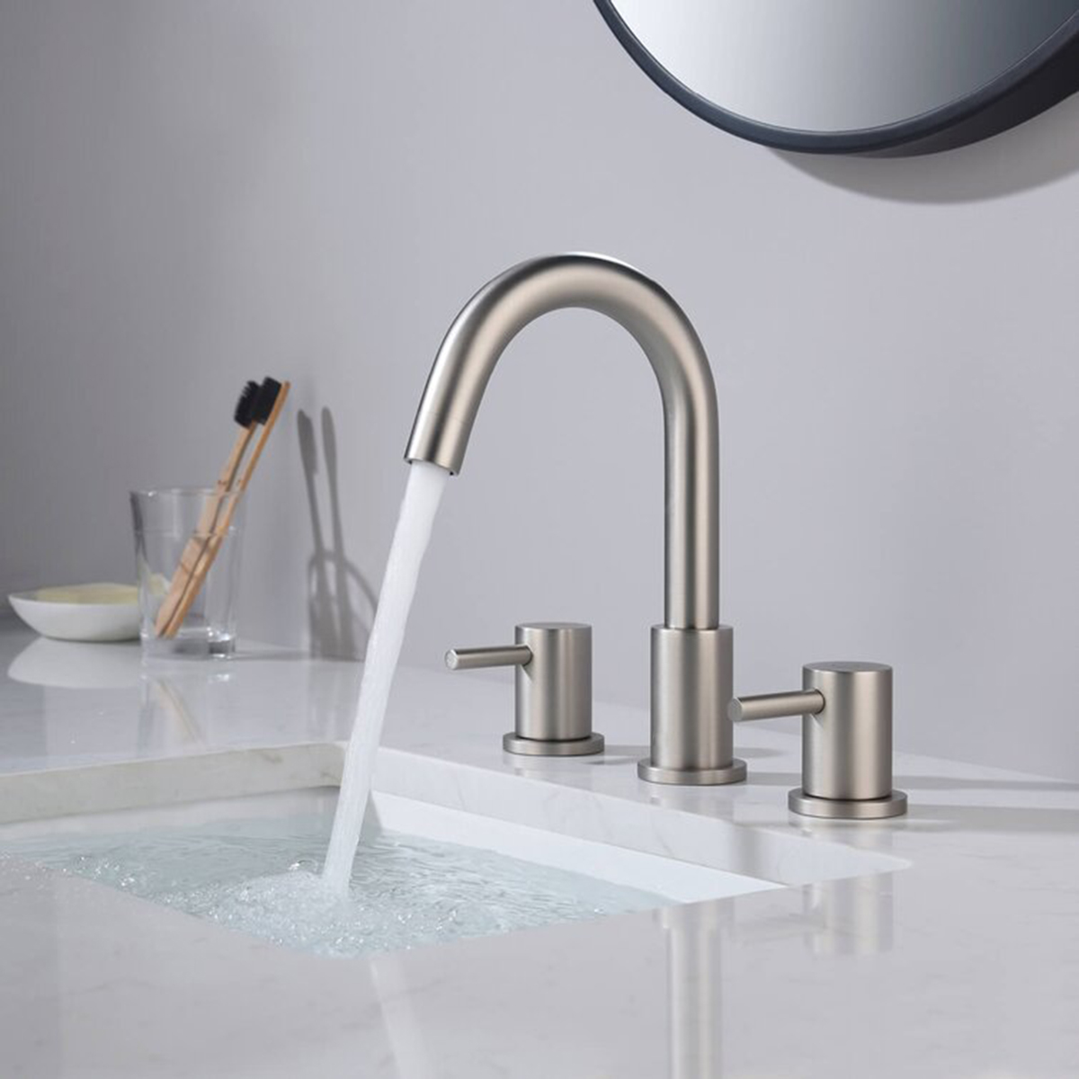 Rubinetto da bagno Aquacubic a due maniglie ad arco alto diffuso in nichel spazzolato con scarico a scomparsa e linee di alimentazione