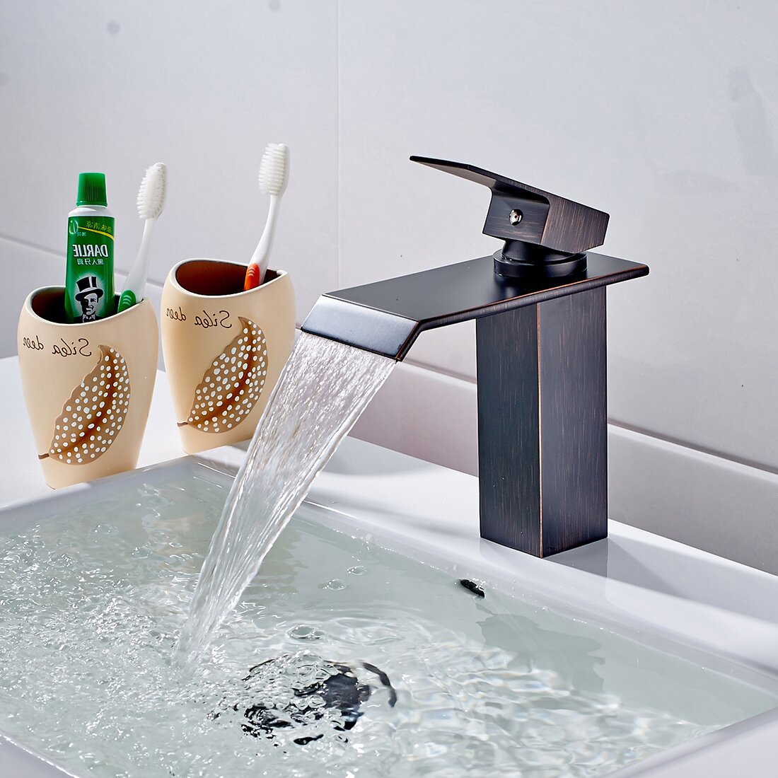 Lusso SUS 304 Lavabo Vaso Rubinetto del bagno Nero opaco Rubinetto a cascata Lavello monocomando Rubinetto del lavandino del bagno