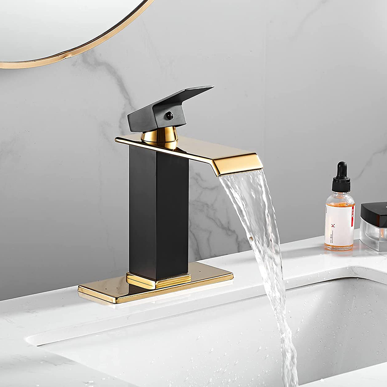 Rubinetto per lavabo a cascata spazzolato in oro nero SUS304 con rubinetto per lavaggio a mano OEM Factory