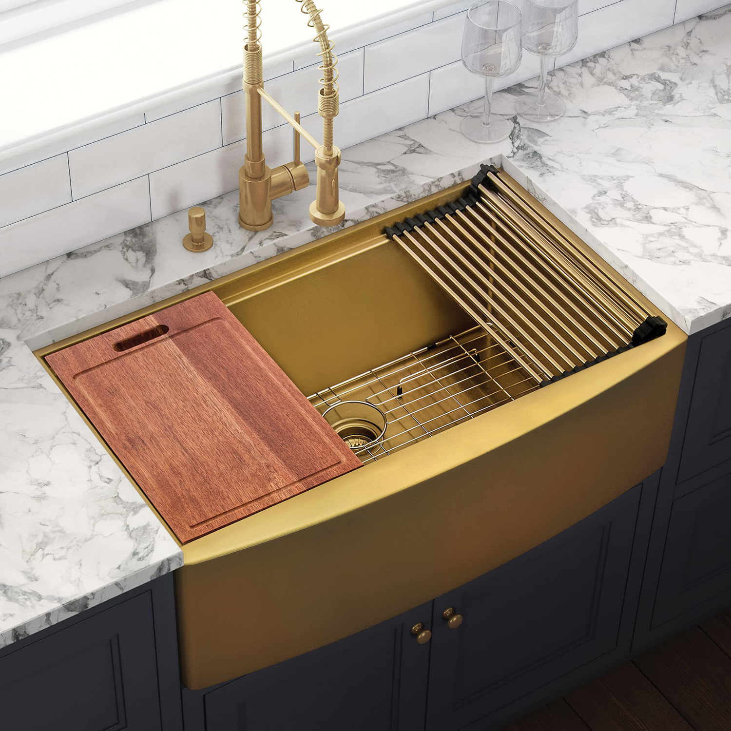 Lavello da cucina a vasca singola fatto a mano in acciaio inossidabile 304 color oro PVD della fattoria con ripiano