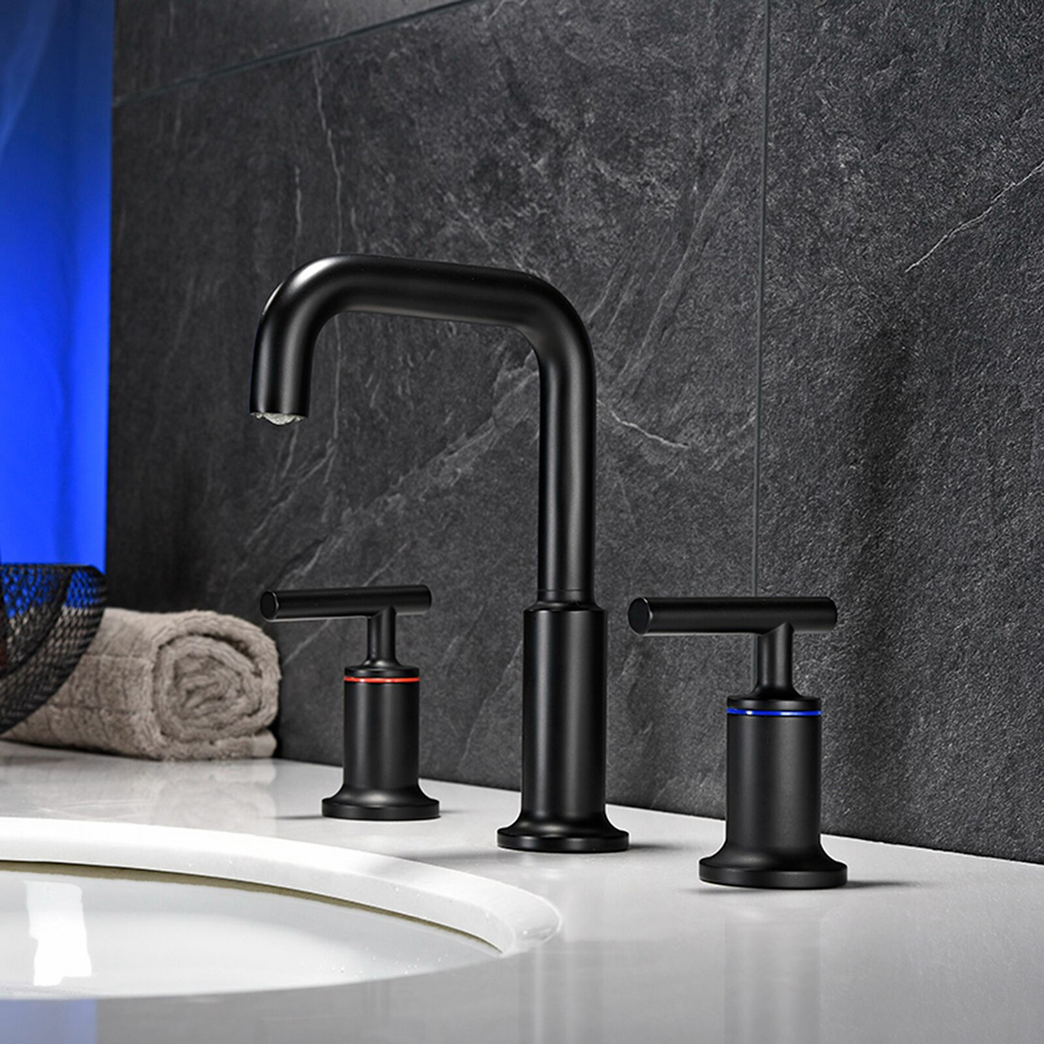 Rubinetto per lavabo da bagno nero diffuso a due maniglie ad arco alto Aquacubic 3 fori con scarico a scomparsa